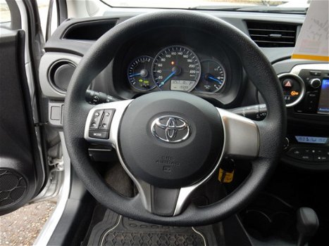 Toyota Yaris - 1.5 HYBRID 5D NAVI + 12 MND BOVAG - 1