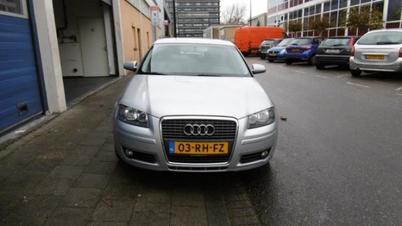 Audi A3 Sportback - 1.6 Attraction Automaat/Apk/Climate/Cruise/Sensoren/Nap/Boekjes/Velgen/Zeer Netj - 1