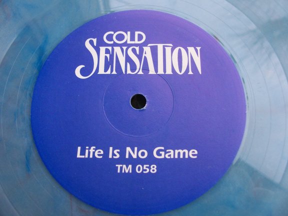 COLD SENSATION LIFE IS NO GAME GEKLEURD VINYL - Afbeelding 3