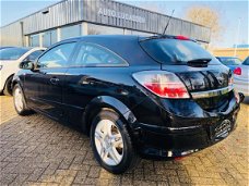 Opel Astra GTC - 1.4 Cosmo Navi Pdc Cruise Panoramadak115707 Km