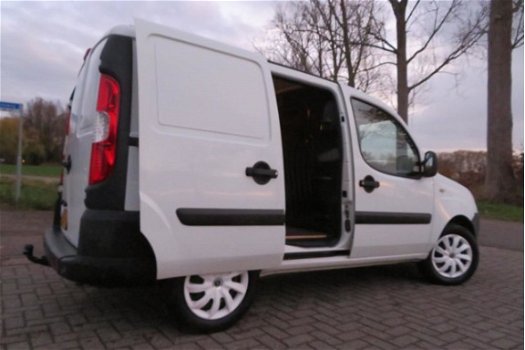 Fiat Doblò - 1.4i Benzine met Schuifdeur en Opties - 1