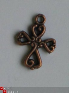 OPRUIMING: 5x metalen embellishments copper kruis