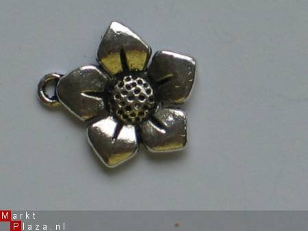 metalen embellishments silver flower 6 - 1
