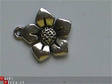 metalen embellishments silver flower 6