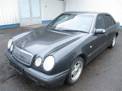 Mercedes-Benz E-klasse - 300 , Diesel - 1