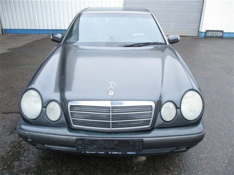 Mercedes-Benz E-klasse - 300 , Diesel - 1