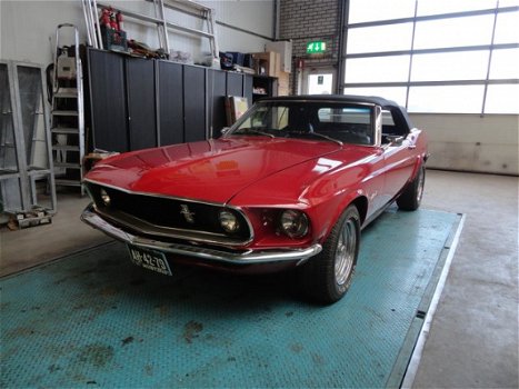 Ford Mustang - 5.7 V8 Convertible convertible - 1