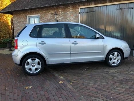 Volkswagen Polo - 1.2-12V Highline Zeer luxe uitgevoerde Highline POLO 5d nieuwe APK - 1