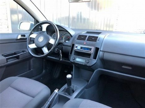 Volkswagen Polo - 1.2-12V Highline Zeer luxe uitgevoerde Highline POLO 5d nieuwe APK - 1