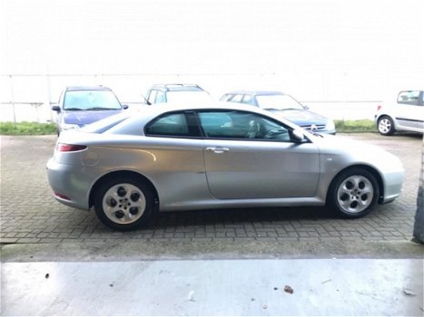 Alfa Romeo GT - 2.0 JTS Progression Nette Auto 1 Jaar APK - 1