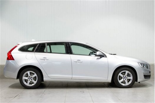 Volvo V60 - D2 Aut. Navigatie CruiseControl ParkAssist - 1