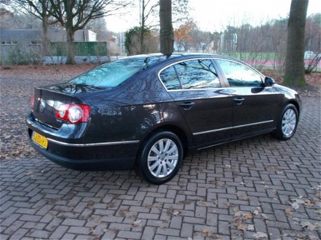 Volkswagen Passat - 2.0 FSI Sedan Comfortline - 1