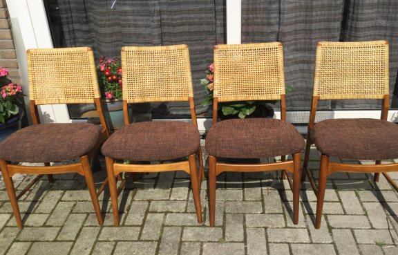 Verkocht ♥️ Set van 4 vintage design eetkamerstoelen - nr. 1
