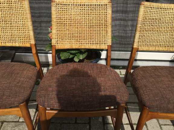 Verkocht ♥️ Set van 4 vintage design eetkamerstoelen - Afbeelding 3