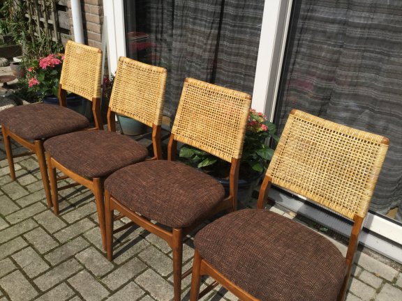 Verkocht ♥️ Set van 4 vintage design eetkamerstoelen - Afbeelding 5