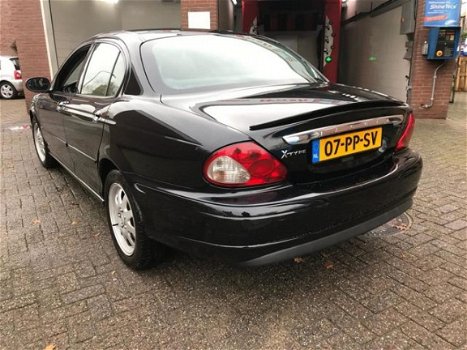 Jaguar X-type - 2.0 D - 1