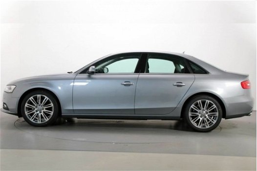 Audi A4 - 2.0 TDI ultra Business Edition Navigatie Climate Control Xenon 200x Vw -Audi-Seat-Skoda - 1