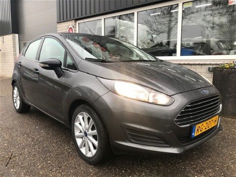Ford Fiesta - 1.25 5D Champions Edition Nieuw Model-Airco - 1
