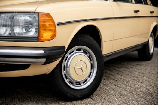 Mercedes-Benz 230 - (W123) | In zeer nette staat | - 1