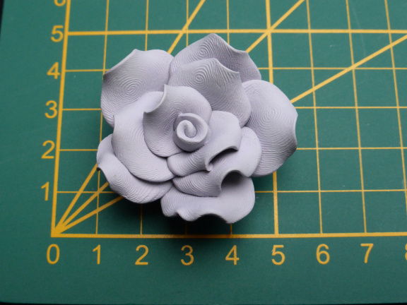 Nr. 301, hele grote grijze hanger bloem - nr. 1
