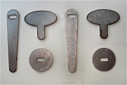 1 stel deurslotjes (dik) naturel voor 1 Comtoise klok.