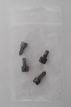 4 stuks comtoise schroeven met originele Franse schroefdraad.