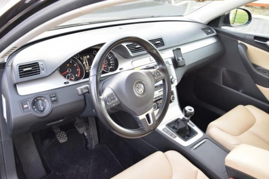 Volkswagen Passat - 1.4 TSI Comfortline BlueMotion 2010 Navigatie Stuurbediening Cruise Control - 1