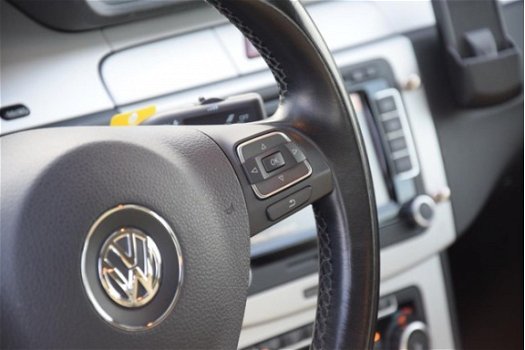 Volkswagen Passat - 1.4 TSI Comfortline BlueMotion 2010 Navigatie Stuurbediening Cruise Control - 1