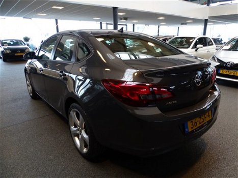 Opel Astra - 1.4 BUSINESS + Navi/ Lm 19