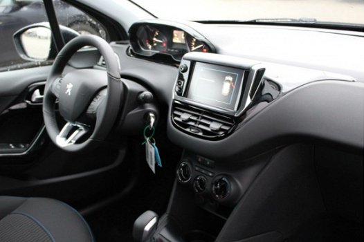 Peugeot 208 - Signature 1.2 Puretech 82PK NETTO DEAL | Navigatie | DAB + - 1