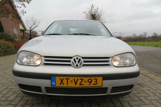 Volkswagen Golf - 1.4i met LM Velgen en Diverse Opties - 1
