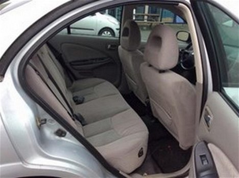 Nissan Almera - 2.2 Di Comfort saloon Airco - 1