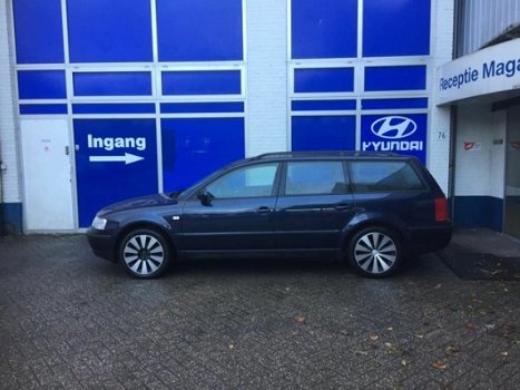 Volkswagen Passat Variant - 1.8-5V Turbo Trendline Aflevering met nieuwe APK airco elec ramen trekha - 1