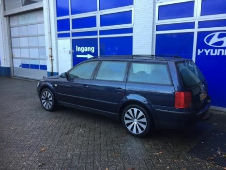 Volkswagen Passat Variant - 1.8-5V Turbo Trendline Aflevering met nieuwe APK airco elec ramen trekha - 1