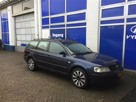 Volkswagen Passat Variant - 1.8-5V Turbo Trendline Aflevering met nieuwe APK airco elec ramen trekha - 1