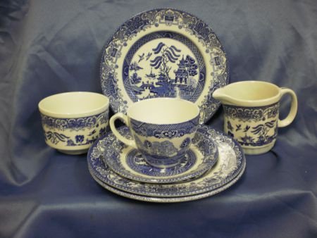 English Ironstone Tableware. limited England. serie: Old Willow...... diversen items - 1