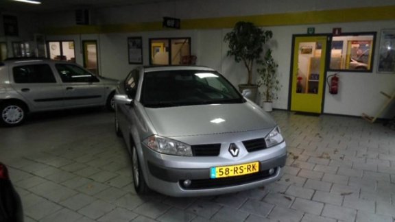 Renault Mégane coupé cabriolet - 2.0-16V Privilège Luxe - 1