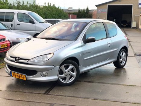 Peugeot 206 - 1.4-16V Quiksilver *Clima - 1