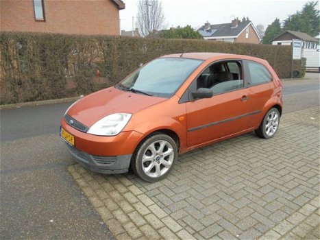 Ford Fiesta - 1.6-16V First Edition - 1