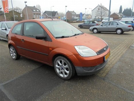 Ford Fiesta - 1.6-16V First Edition - 1