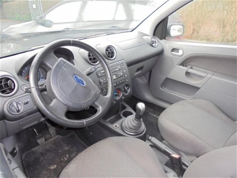 Ford Fiesta - 1.6-16V First Edition - 1