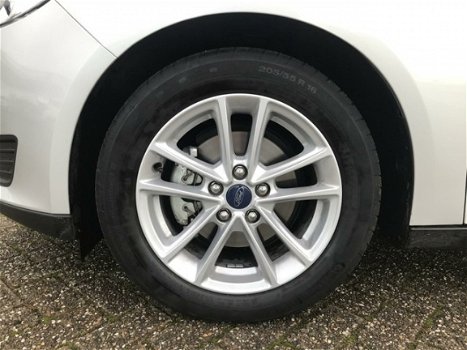 Ford Focus - 1.0 EcoBoost 100pk Trend Navigatie, Cruise Control - 1