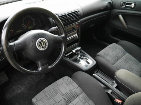 Volkswagen Passat Variant - 1.8-5V Turbo Trendline - 1