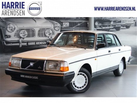 Volvo 240 - 2.3 DL, Trekhaak, 4-Season banden, Unieke auto - 1