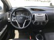 Hyundai i20 - 1.2i DynamicVersion | Elektrische ramen voor | Radio/CD | Airco | LM Velgen | Staat in - 1 - Thumbnail