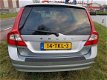 Volvo V70 - 2.0 D3 Limited Edition wordt voorzien van een nieuwe apk - 1 - Thumbnail