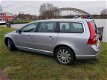 Volvo V70 - 2.0 D3 Limited Edition wordt voorzien van een nieuwe apk - 1 - Thumbnail