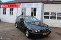 BMW 5-serie Touring - E39 520i 2001 Executive navi xenon clim - 1 - Thumbnail