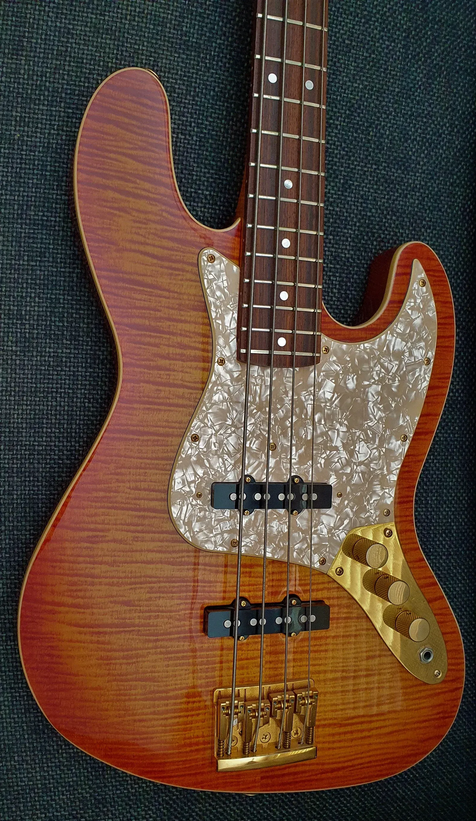 Richwood Jazz Bas RCH-1610 zeer special. Limited Edition. - nr. 1