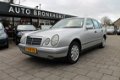 Mercedes-Benz E-klasse - 200 Classic, Automaat - 1 - Thumbnail